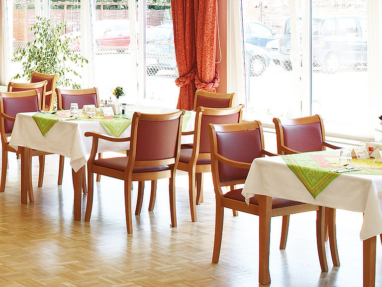 Das einladende und stilvolle Restaurant im Pflegeheim Guben