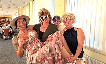 Zur Erinnerung an das schöne Miteinander der Kursana-Family beim gemeinsamen Sommerfest entstanden viele lustige Fotos.