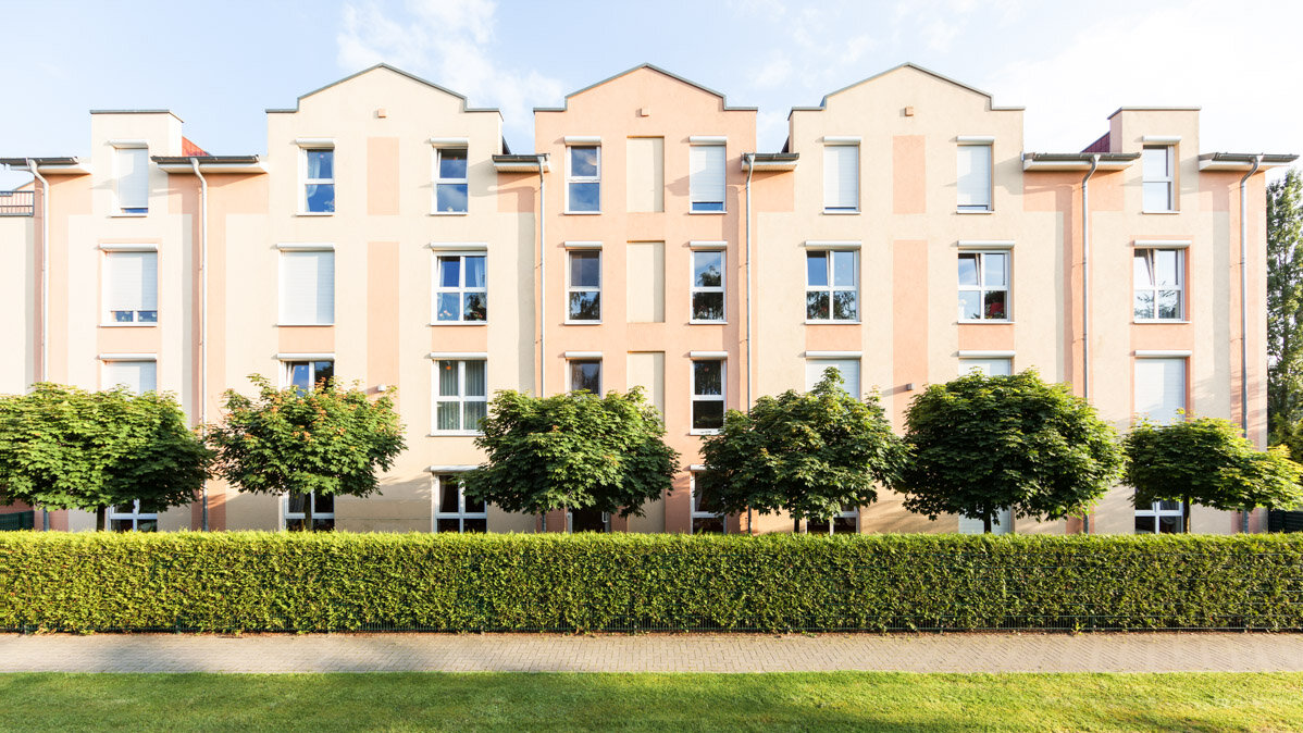Fassade eines Altenheims von Alloheim