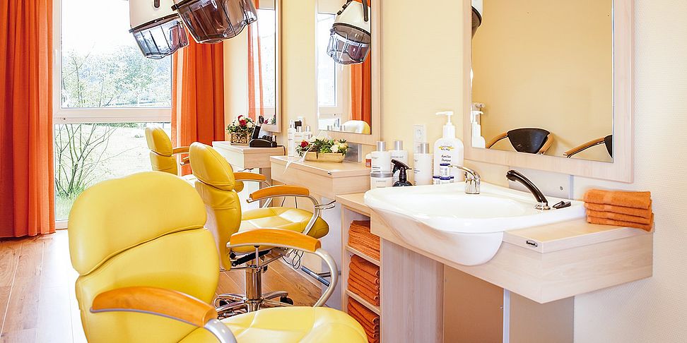 Das Pflegeheim Lingen verfuegt über einen eigenen Friseursalon