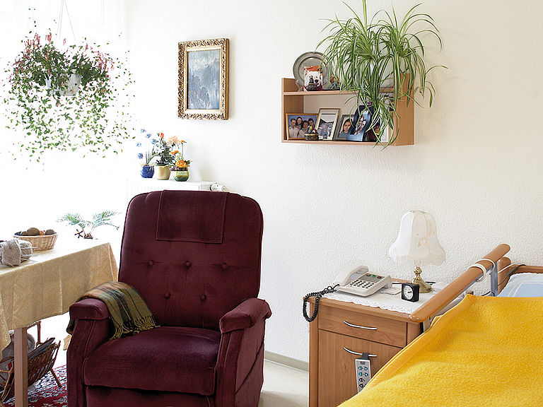Pflegeheim Eisenhuettenstadt - Ihr schoenes Zimmer im neuen Zuhause