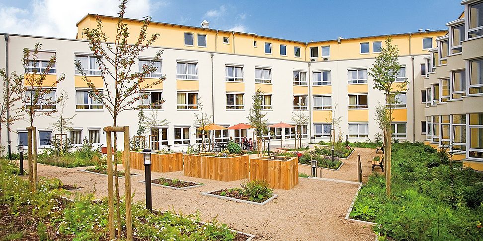 Das Pflegeheim Bruchkoebel in der Frontalansicht
