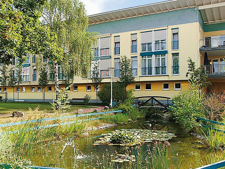 Das Pflegeheim Eisenhuettenstadt in der Frontalansicht