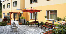 Idylle im Innenhof des Pflegeheims Potsdam