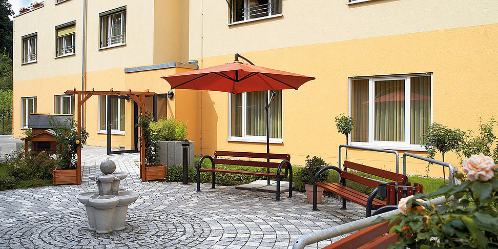 Idylle im Innenhof des Pflegeheims Potsdam