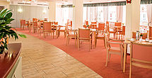 Das einladende und stilvolle Restaurant im Pflegeheim Pullach
