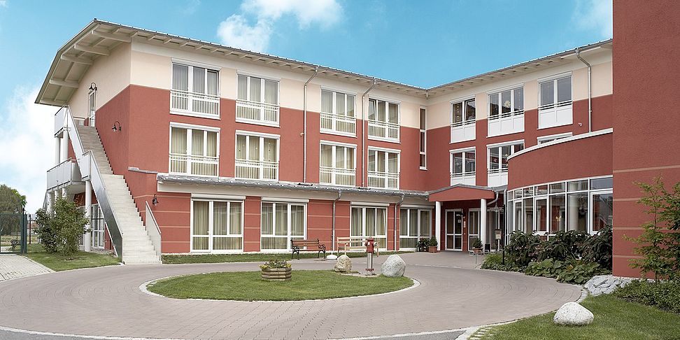 Das Pflegeheim Pilsting in der Frontalansicht