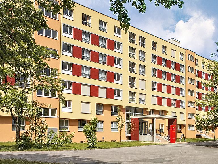 Das Pflegeheim Berlin-Marzahn in der Frontalansicht