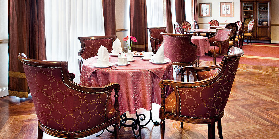 24 Stunden geoeffnet – das Bistro im Seniorenheim Frankfurt