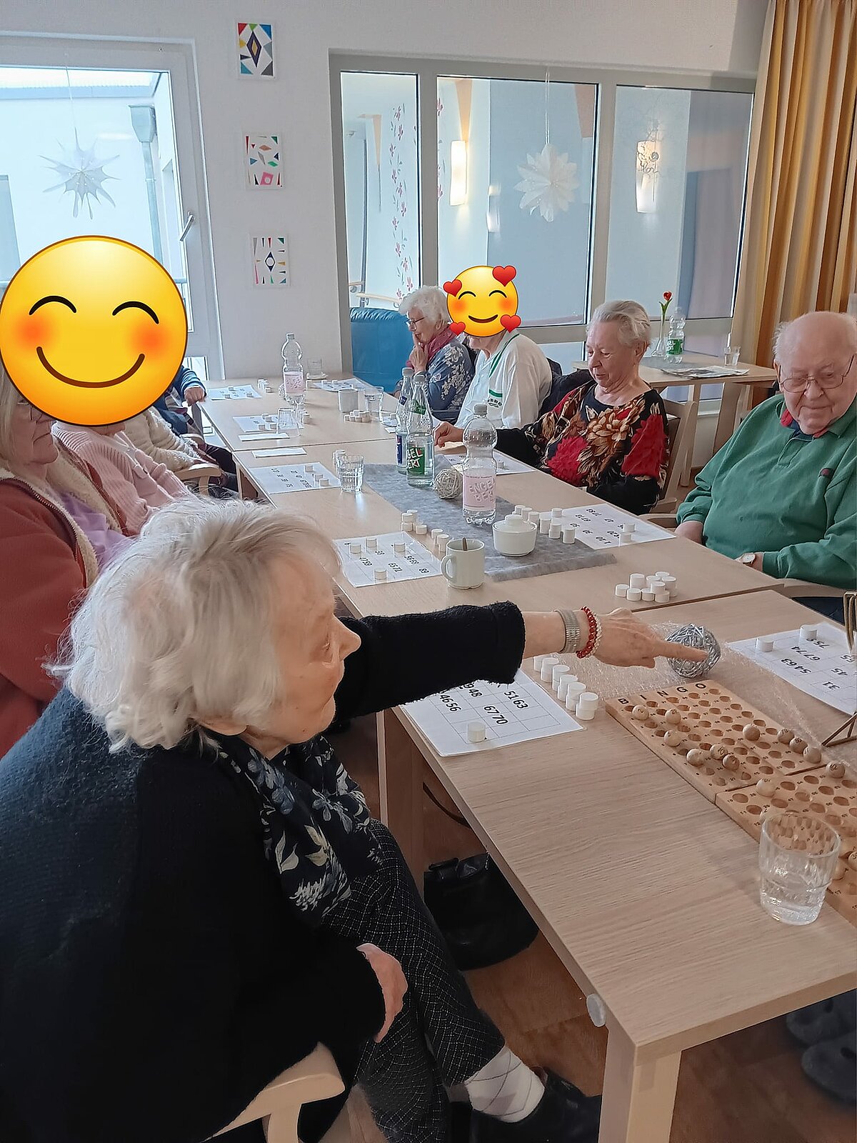 Bewohner spielen Bingo