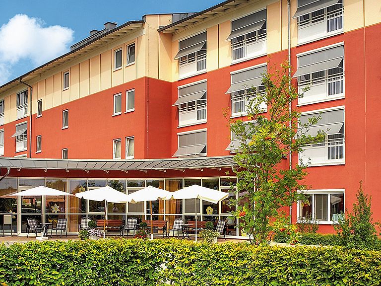 Das Pflegeheim Schrobenhausen in der Frontalansicht