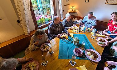Über einen gemeinsamen Restaurantbesuch freuten sich die Seniorinnen und Senioren aus dem Kursana Domizil. 