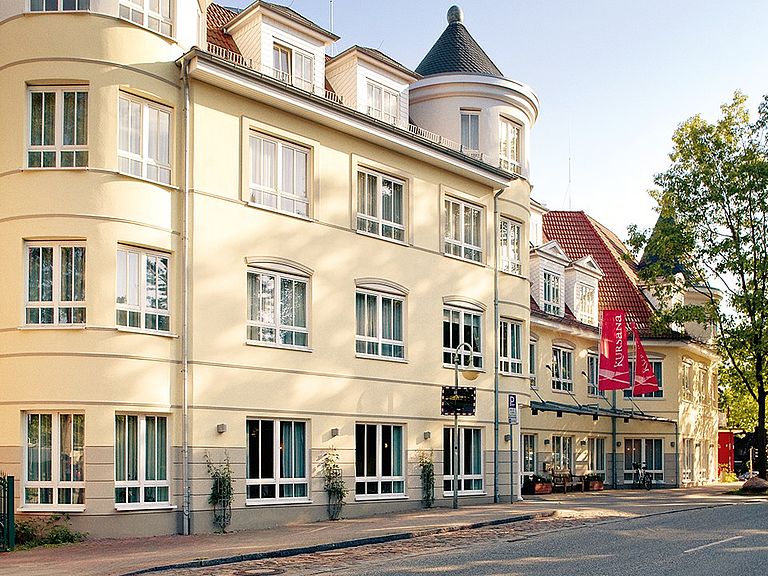 Herrschaftliches Ambiente in Reinbek - im Seniorenheim der Extraklasse