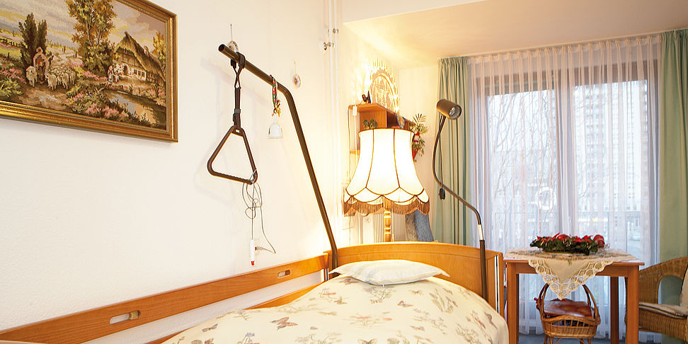 Pflegeheim Berlin Lichtenberg - Ihr schönes Zimmer im neuen Zuhause