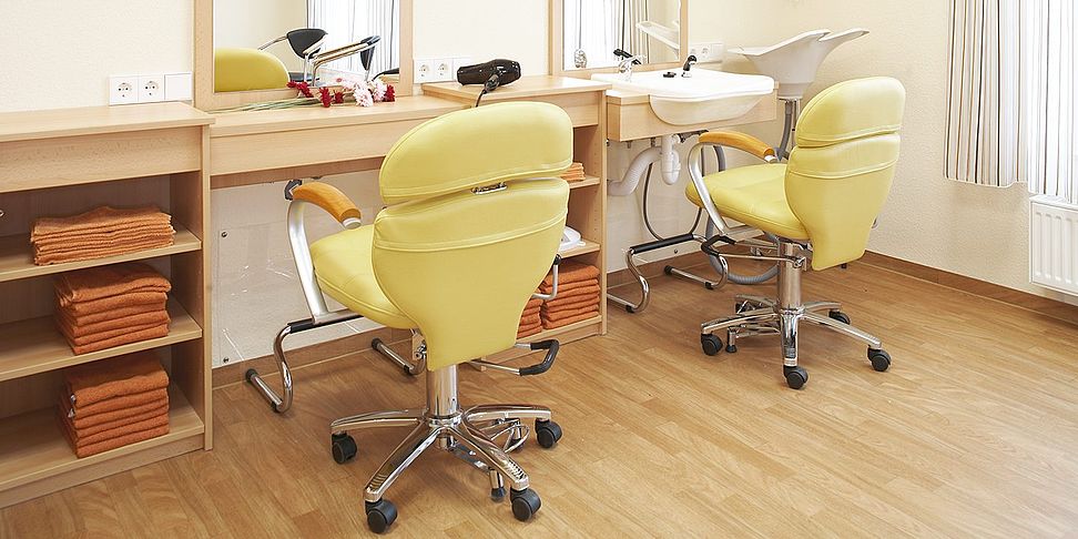 Der Friseursalon gehört zur Ausstattung im Pflegheim Donzdorf