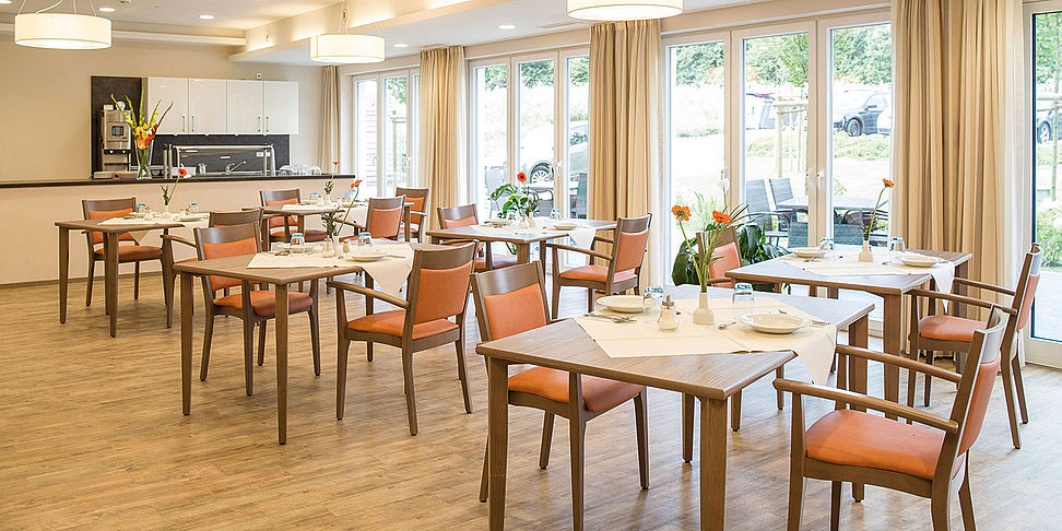 Das einladende und stilvolle Restaurant im Pflegeheim Mücke
