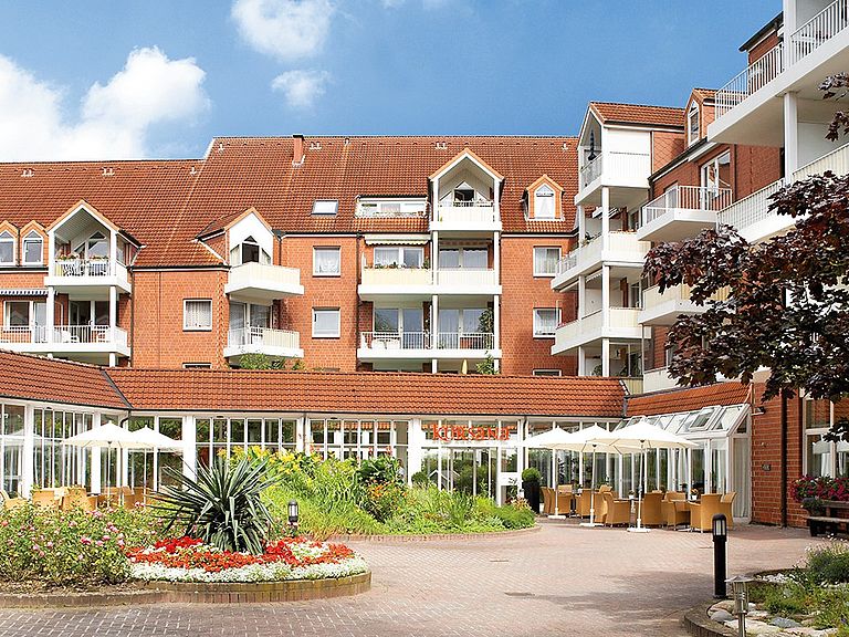 Betreutes Wohnen – Die Kursana Residenz Wedel in der Frontalansicht
