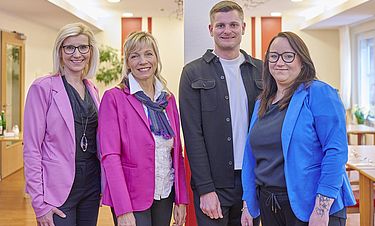 Ein starkes Netzwerk für die Pflege (v.l.n.r.): Yvonne Martini, Andrea Buro, Steven Wienke und Bianca Zummack.