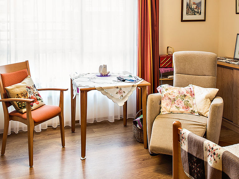Ihr eigenes Zimmer im Kursand Pflegeheim