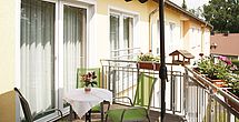 Frische Luft atmen auf dem Balkon des Pflegheims Bad Muskau