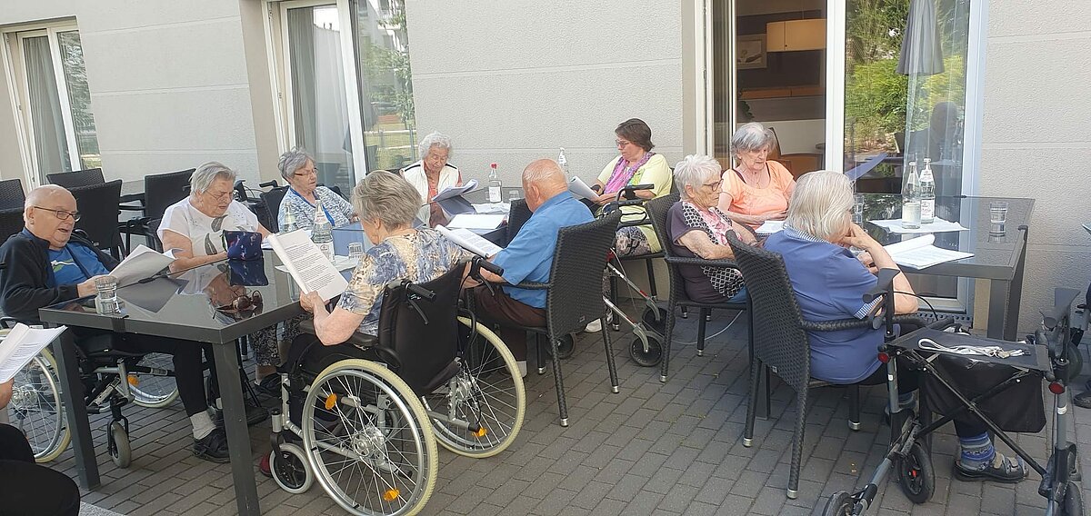 Gesangsstunde im Freien