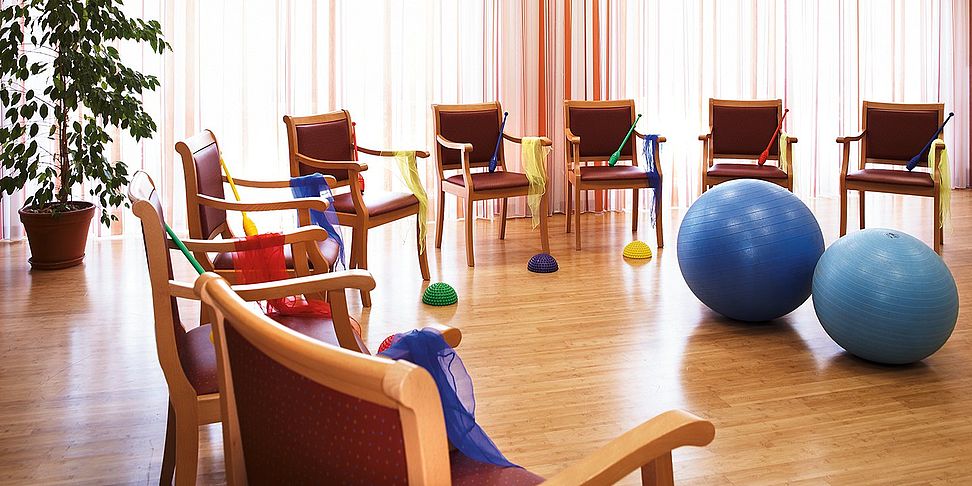 Aktiv im Therapieraum des Pflegeheims Reichenbach