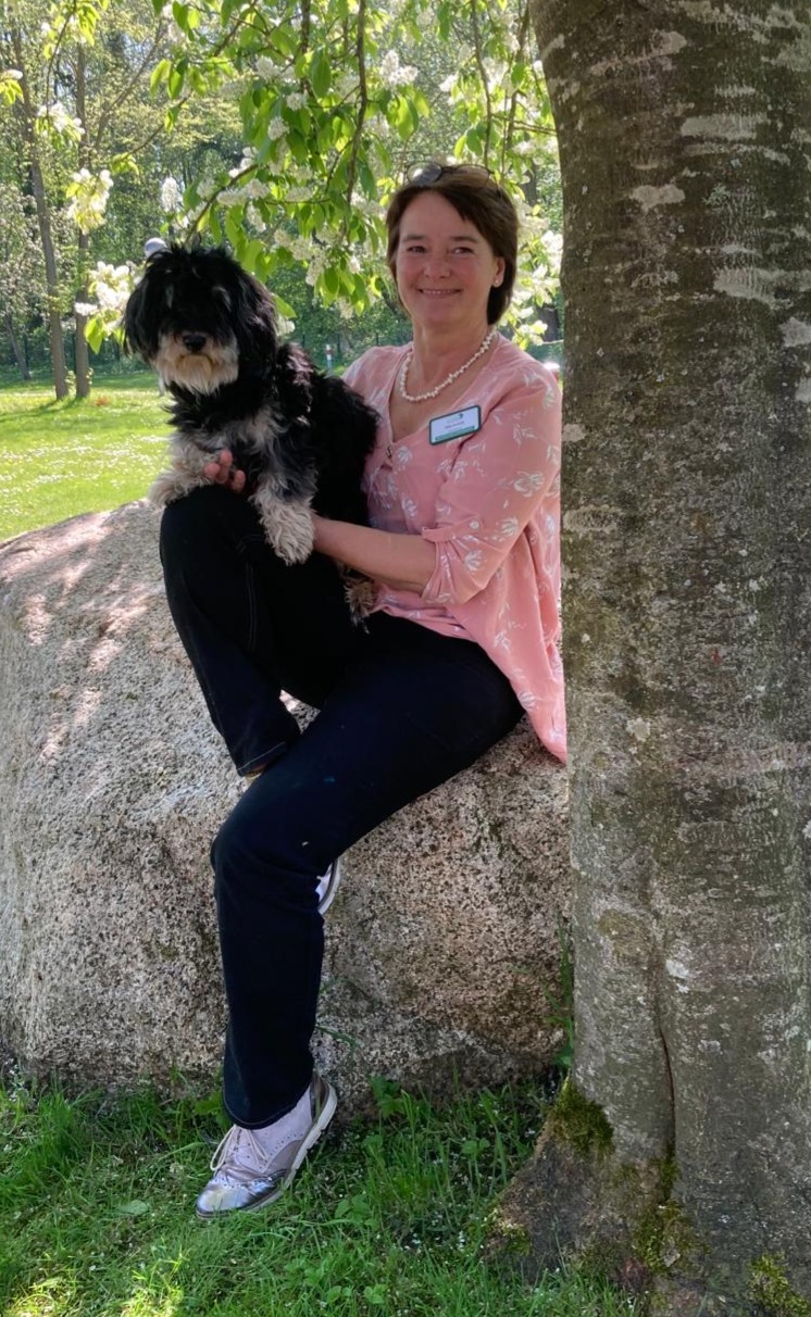 Einrichtungsleitung in Schlie Leven mit Hund